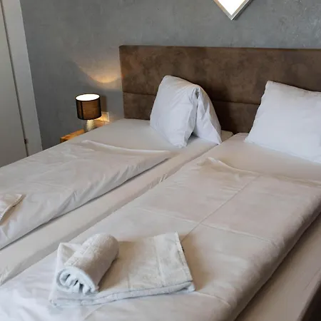 Conrad سالباخ هينترغليم